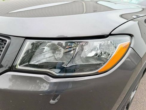 Used 2021 Jeep Compass Latitude w/ Sun and Sound Group FWD image 12
