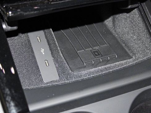 Certified 2025 Porsche Panamera 4 image 32