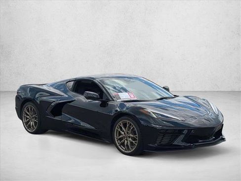 Used 2025 Chevrolet Corvette Stingray Preferred Cpe w/ 2LT RWD image 3
