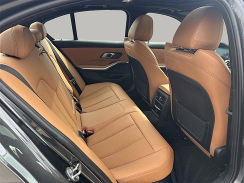 Used 2022 BMW 330i Sedan w/ Premium Package image 12