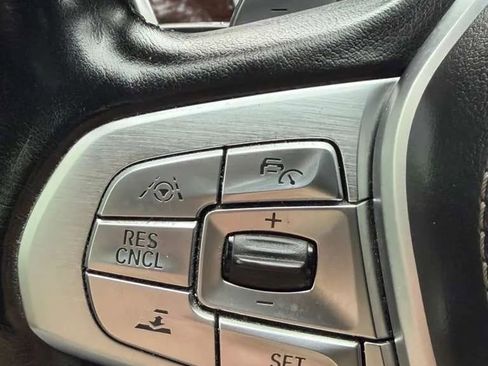 Used 2016 BMW 750i xDrive image 19