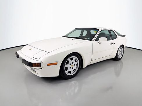Used 1987 Porsche 944 Coupe RWD image 1