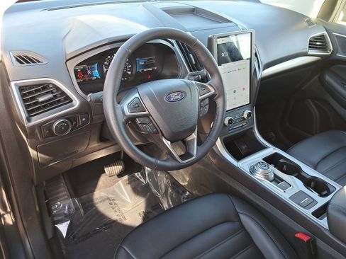 Used 2024 Ford Edge SEL image 15