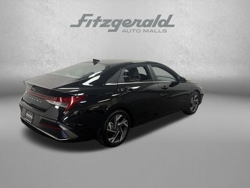 Used 2025 Hyundai Elantra SEL image 7