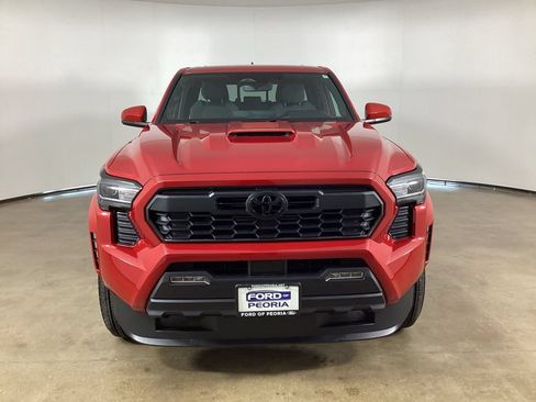 Used 2026 Toyota Tacoma TRD Sport w/ TRD Sport Upgrade Package AWD/4WD image 3