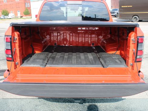Certified 2025 Nissan Frontier PRO-4X AWD/4WD image 5