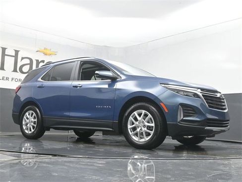 Used 2024 Chevrolet Equinox LT image 2
