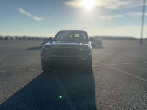 New 2025 Jeep Grand Cherokee L Limited image 2