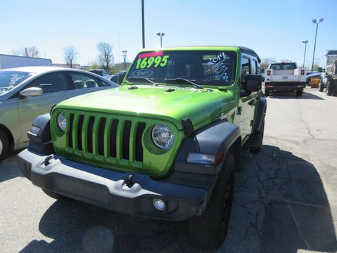 Used 2019 Jeep Wrangler Unlimited Sport image 1