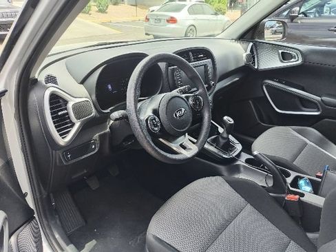 Used 2020 Kia Soul LX FWD image 8