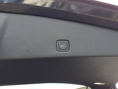 Certified 2024 Cadillac XT6 Luxury w/ LPO, Floor Liner Package AWD/4WD image 16