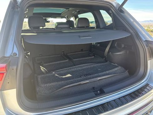 Used 2024 Volkswagen Tiguan SE R-Line FWD image 23