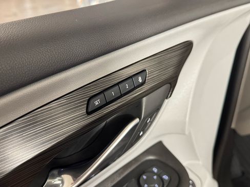 Used 2019 GMC Terrain SLT w/ Preferred Package image 16