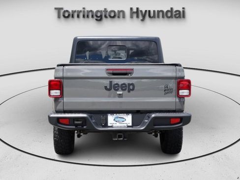Used 2021 Jeep Gladiator Willys image 6