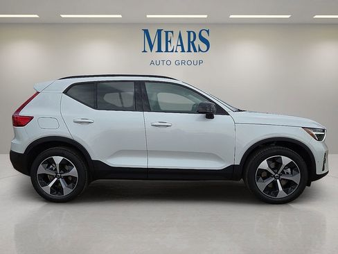 New 2026 Volvo XC40 B5 Plus w/ Protection Package Premier image 6
