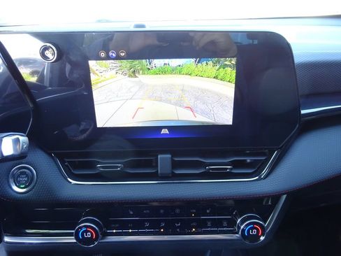 Certified 2025 Chevrolet Equinox RS FWD image 27