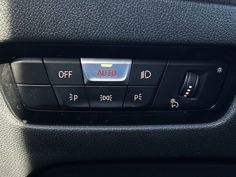 Used 2019 BMW 330i 330i w/ Convenience Package image 25