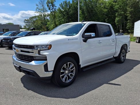 Used 2020 Chevrolet Silverado 1500 LT AWD/4WD image 3