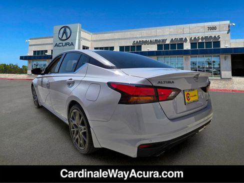 Used 2024 Nissan Altima 2.0 SR FWD image 3