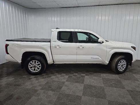 Used 2024 Toyota Tacoma SR5 AWD/4WD image 2