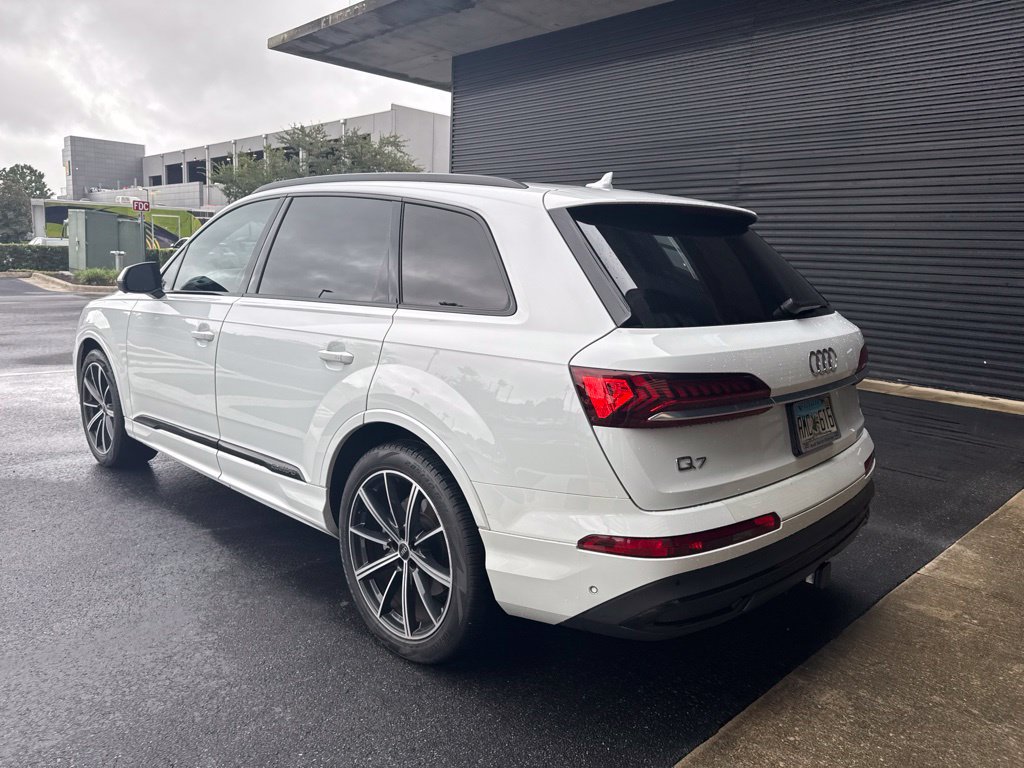 Used 2021 Audi Q7 3.0T Prestige w/ Prestige Package AWD/4WD image 3