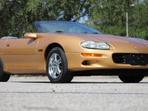 Used 1998 Chevrolet Camaro Z28 RWD image 20