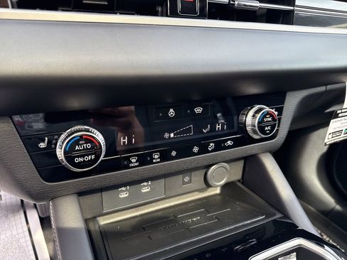 New 2026 Mitsubishi Outlander LE AWD/4WD image 31