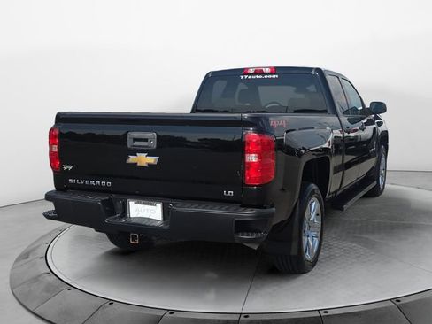 Used 2019 Chevrolet Silverado 1500 Custom w/ Custom Convenience Package AWD/4WD image 5