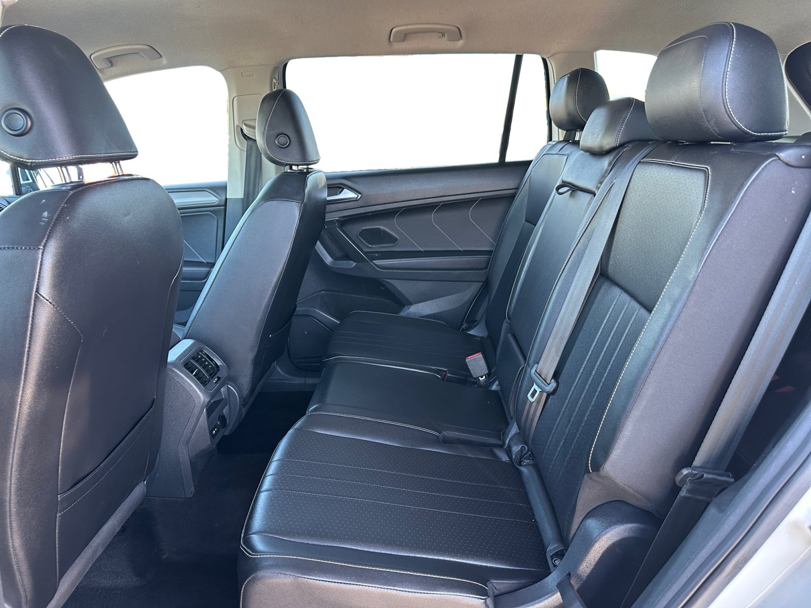Used 2023 Volkswagen Tiguan SE FWD image 13