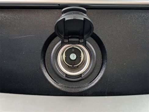 Used 2024 Kia Carnival LX image 16