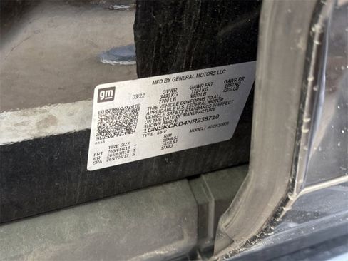 Used 2022 Chevrolet Suburban LT w/ Luxury Package image 6