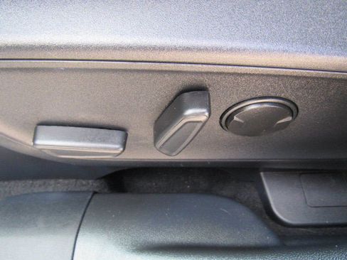 Used 2025 Ford Escape Platinum AWD/4WD image 10