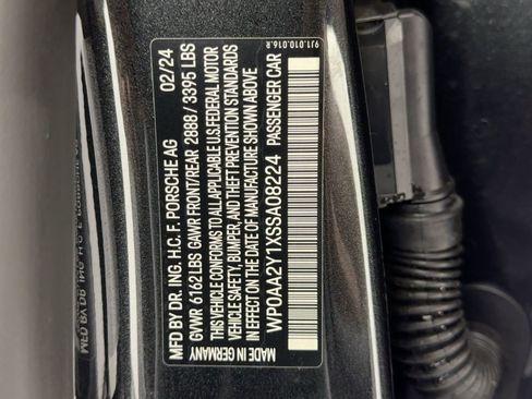 Used 2025 Porsche Taycan image 19