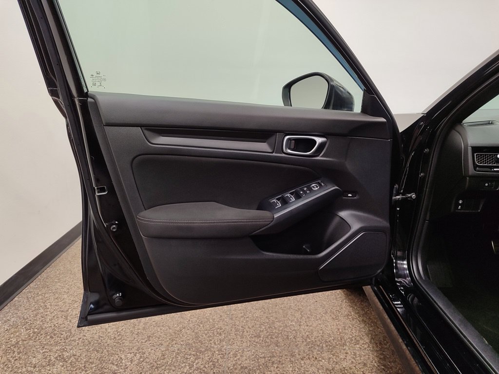 Used 2023 Honda Civic Sport image 8