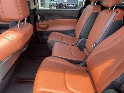 Certified 2026 Kia Carnival EX FWD image 15