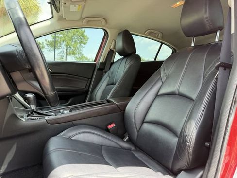 Used 2017 MAZDA MAZDA3 Touring FWD image 6