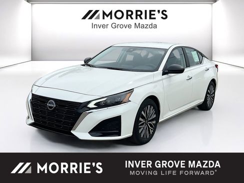 Used 2025 Nissan Altima 2.5 SV image 1