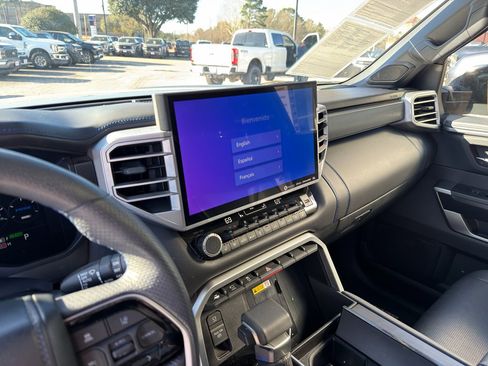 Used 2023 Toyota Sequoia Platinum image 10