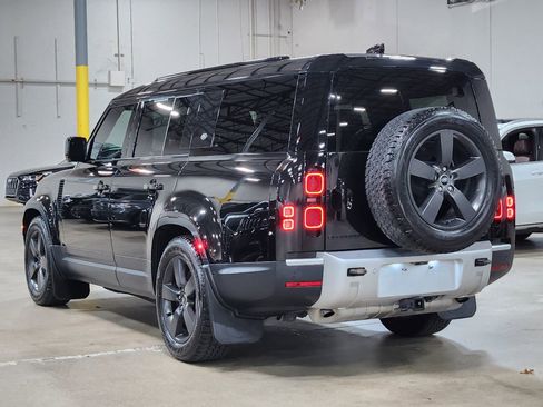 Used 2024 Land Rover Defender 130 S image 11