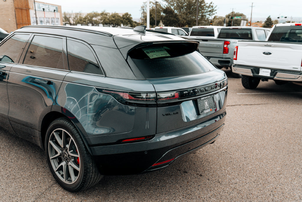 Used 2025 Land Rover Range Rover Velar Dynamic SE AWD/4WD image 12