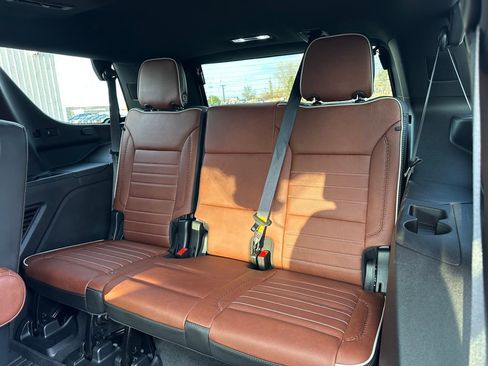Used 2023 GMC Yukon Denali Ultimate image 22