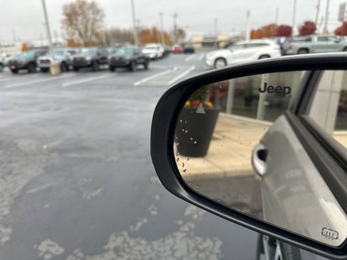 Used 2022 Jeep Compass Limited w/ Sun and Sound Group image 11