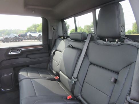 New 2026 GMC Sierra 2500 Denali w/ Denali Reserve Package image 15