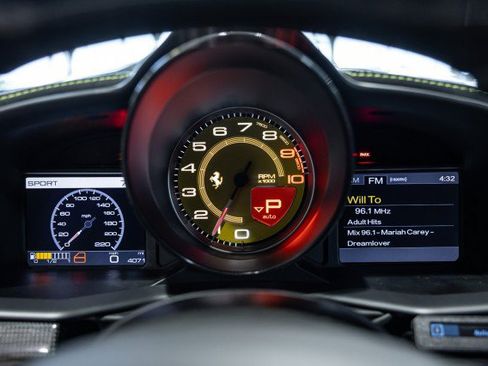 Used 2015 Ferrari 458 Speciale Coupe RWD image 14