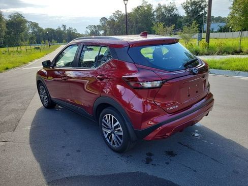 Used 2023 Nissan Kicks SV FWD image 3