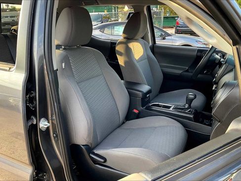Used 2021 Toyota Tacoma SR w/ SR Convenience Package image 8