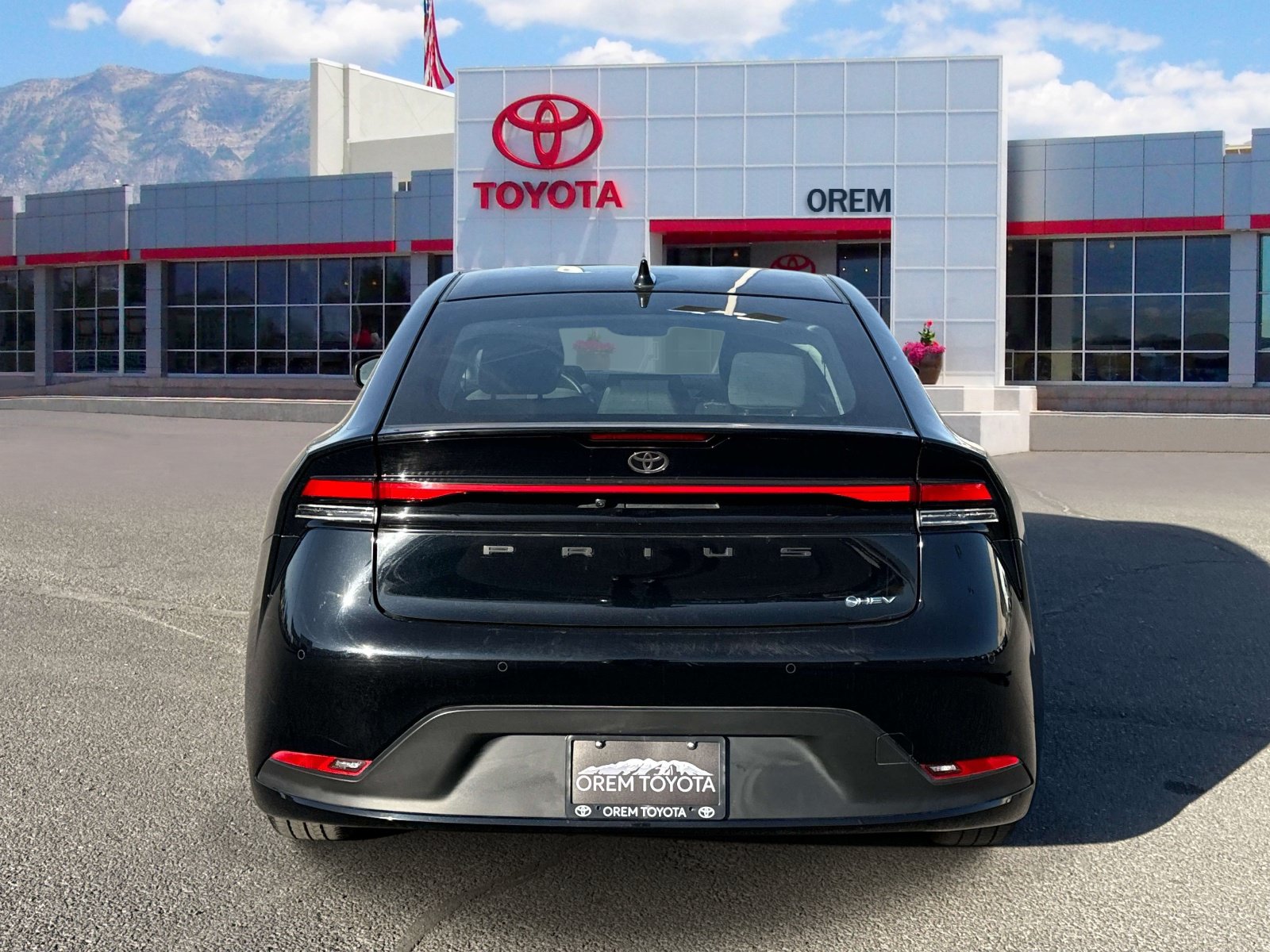 Used 2025 Toyota Prius LE FWD image 5