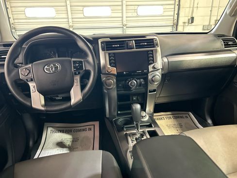 Used 2021 Toyota 4Runner SR5 Premium w/ Moonroof Package AWD/4WD image 4