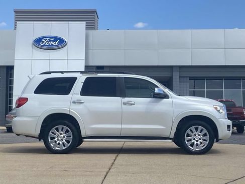 Used 2014 Toyota Sequoia Platinum RWD image 2