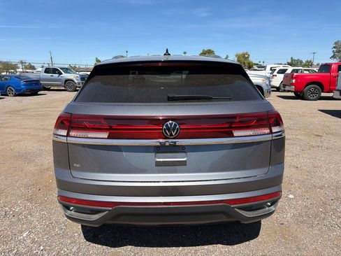 Used 2024 Volkswagen Atlas Cross Sport SE image 6